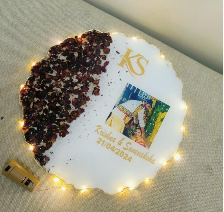 Marriage resin art